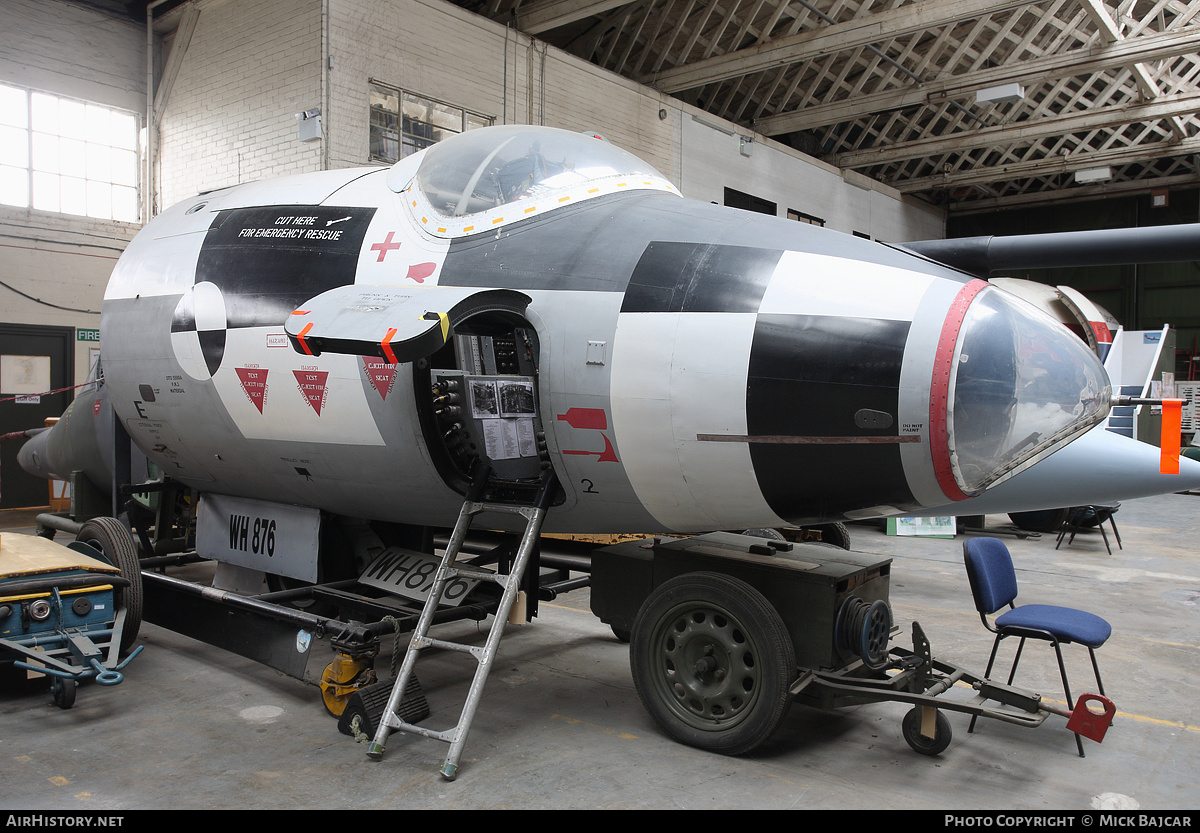 Aircraft Photo of WH876 | English Electric Canberra B2(mod) | UK - Air Force | AirHistory.net #122380