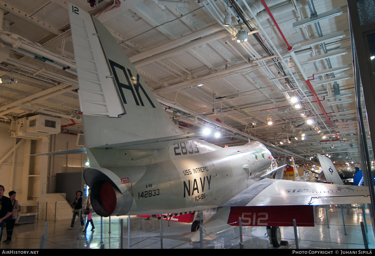 Aircraft Photo of 142833 | Douglas A-4B Skyhawk (A4D-2) | USA - Navy | AirHistory.net #122437