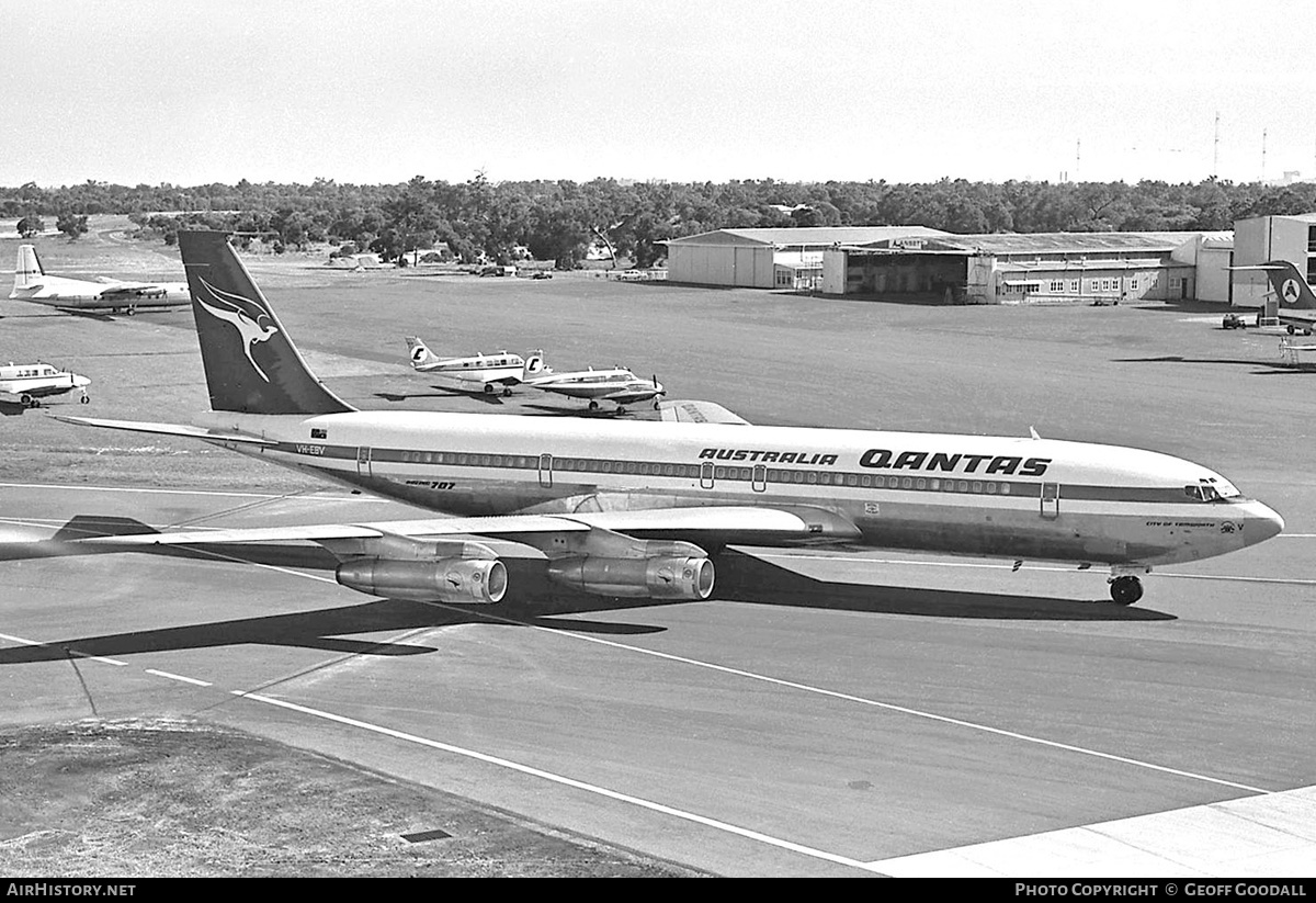 Aircraft Photo of VH-EBV | Boeing 707-338C | Qantas | AirHistory.net #122630