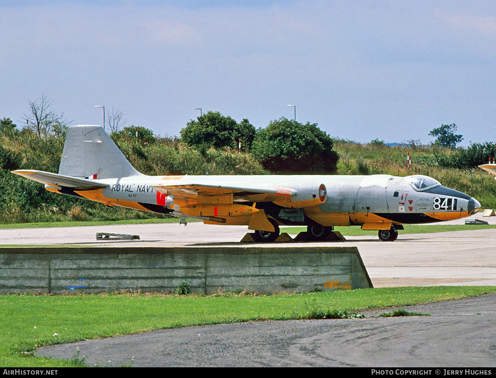 Aircraft Photo of WJ717 | English Electric Canberra TT18 | UK - Navy | AirHistory.net #122822