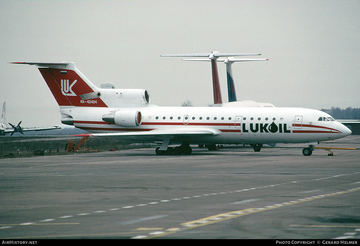 Aircraft Photo of RA-42424 | Yakovlev Yak-42D | Lukoil | AirHistory.net #123137