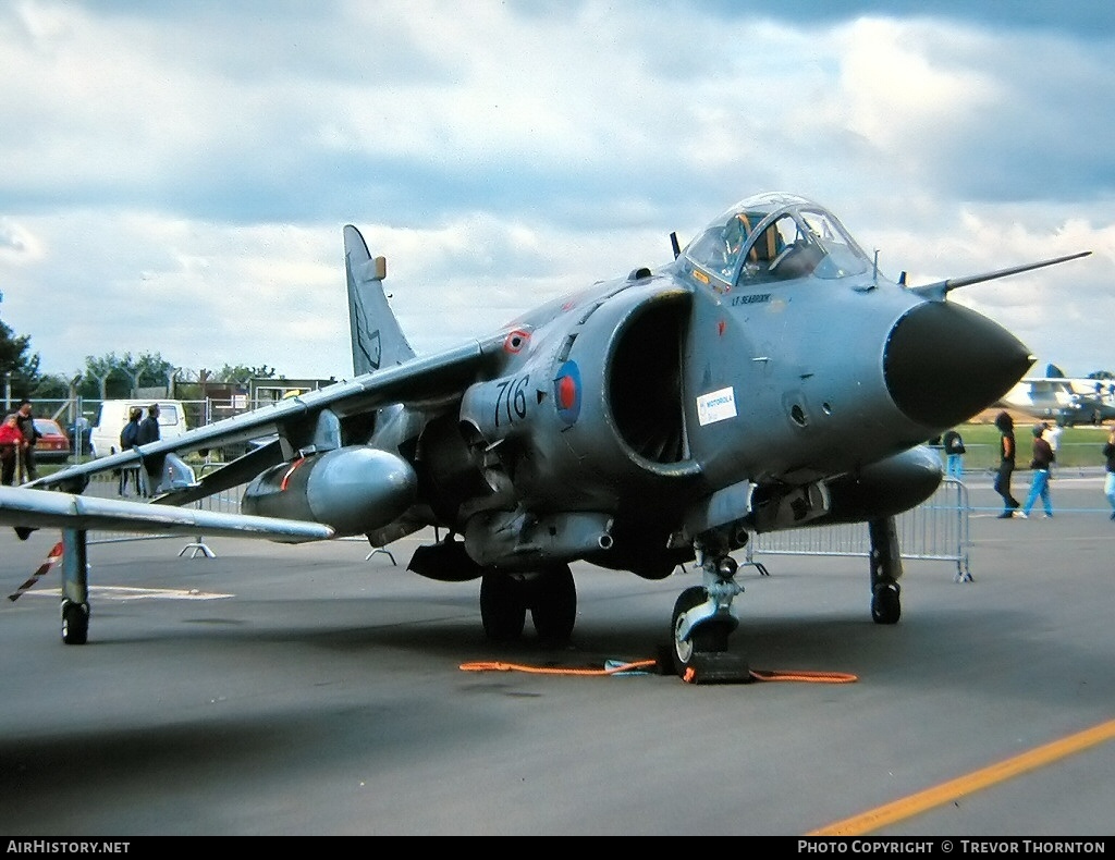 Aircraft Photo of ZE698 | British Aerospace Sea Harrier FRS1 | UK - Navy | AirHistory.net #123146
