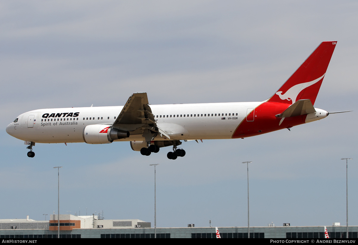 Aircraft Photo of VH-OGM | Boeing 767-338/ER | Qantas | AirHistory.net #123184
