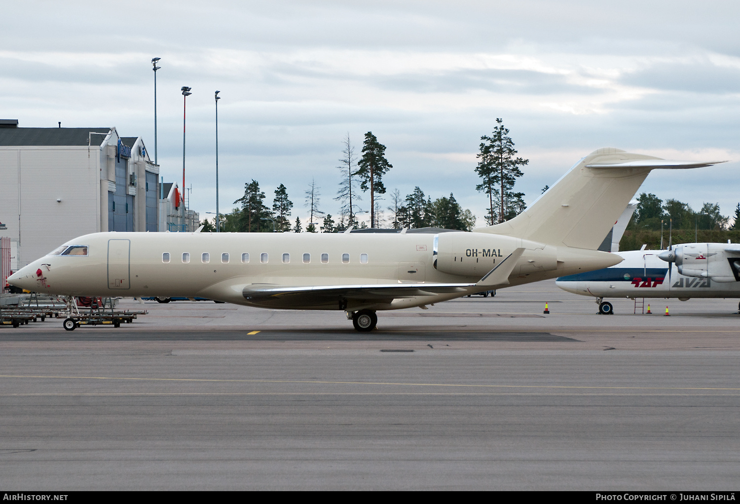 Aircraft Photo of OH-MAL | Bombardier Global 5000 (BD-700-1A11) | AirHistory.net #123510