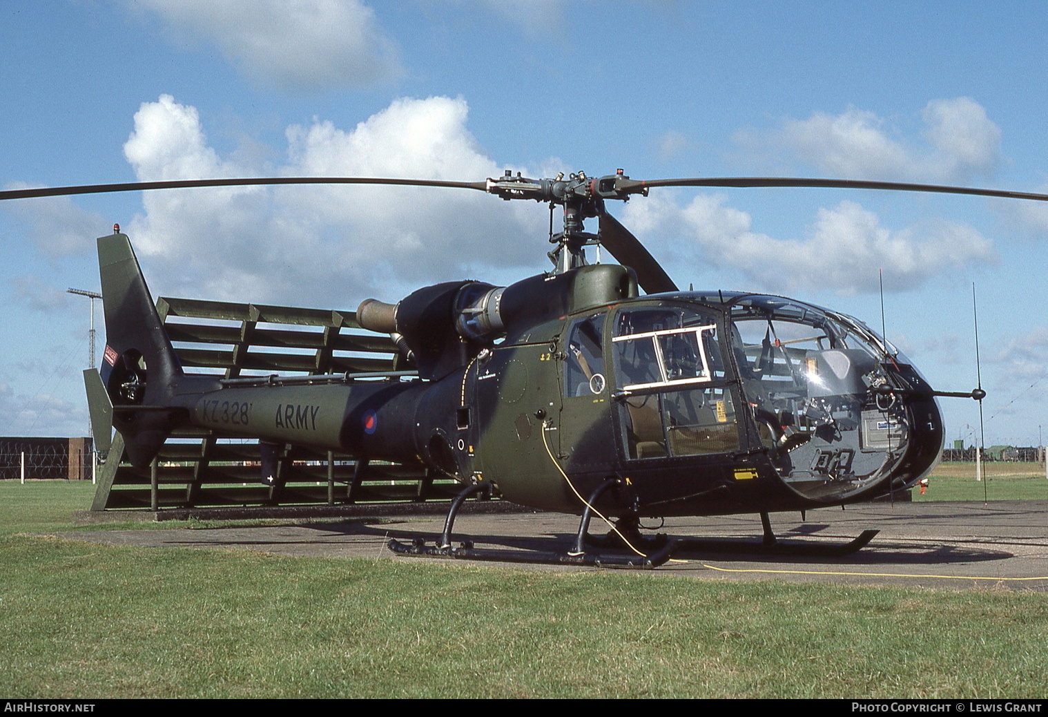 Aircraft Photo of XZ328 | Aerospatiale SA-341B Gazelle AH1 | UK - Army | AirHistory.net #123543
