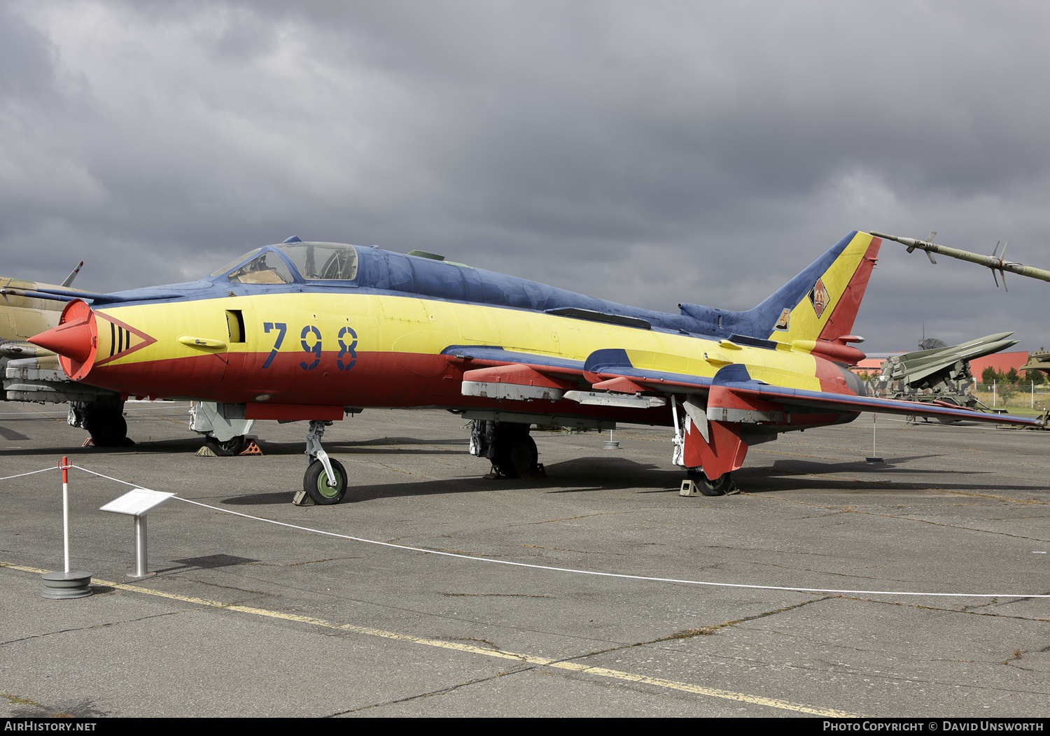 Aircraft Photo of 798 | Sukhoi Su-22M4 | East Germany - Air Force | AirHistory.net #124175