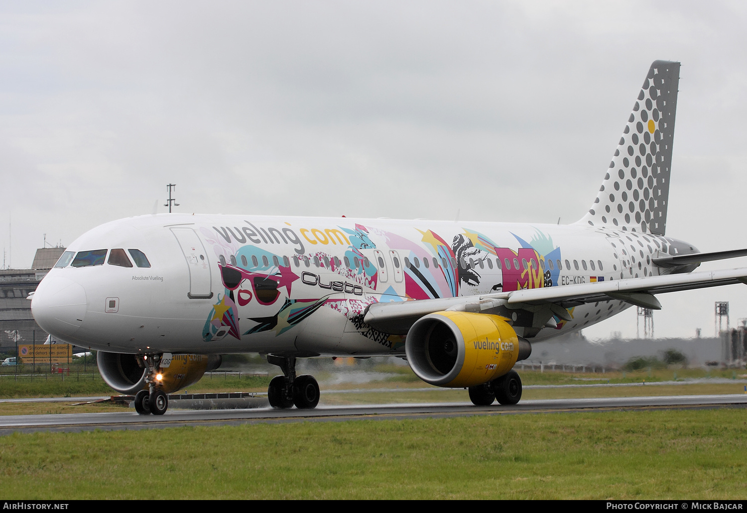 Aircraft Photo of EC-KDG | Airbus A320-214 | Vueling Airlines | AirHistory.net #124179