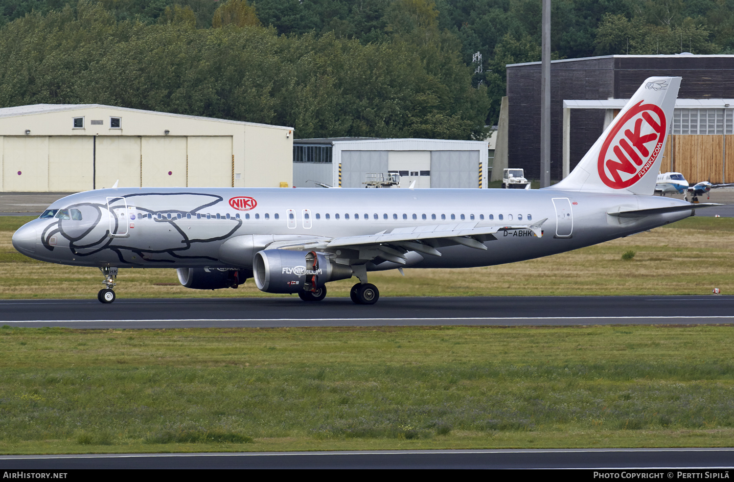 Aircraft Photo of D-ABHK | Airbus A320-214 | Niki | AirHistory.net #124474