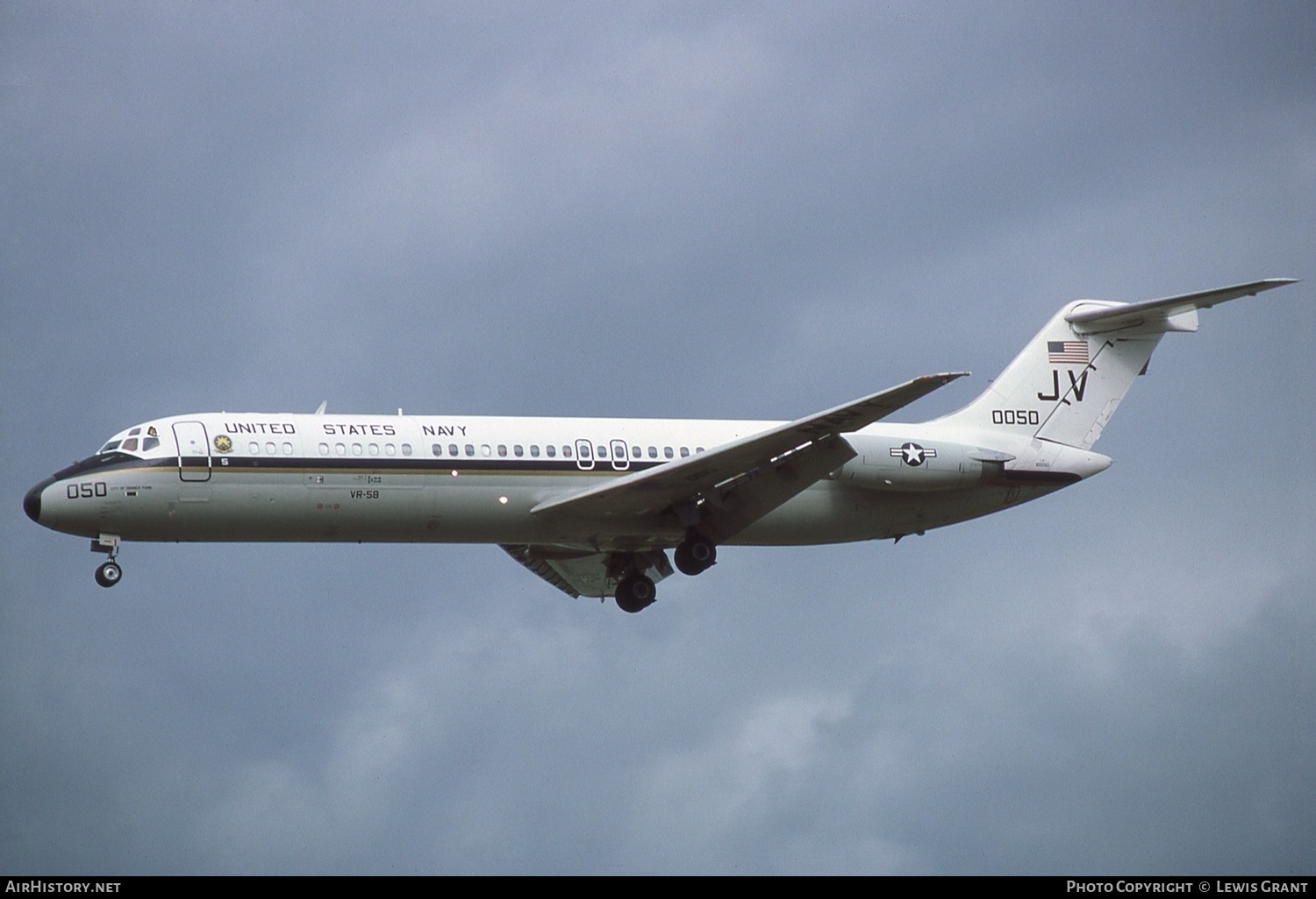 Aircraft Photo of 160050 / 0050 | McDonnell Douglas C-9B Skytrain II (DC-9-32CF) | USA - Navy | AirHistory.net #124515