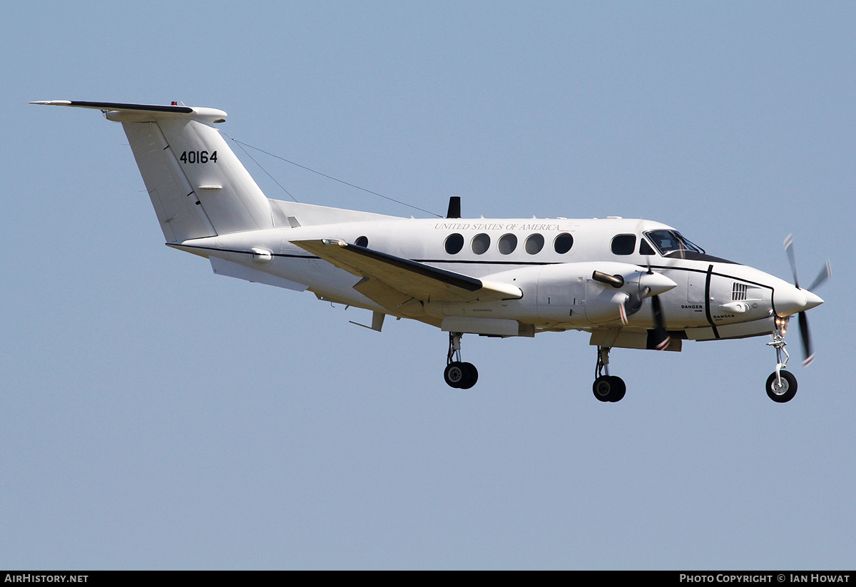 Aircraft Photo of 84-0164 / 40164 | Beech C-12U-3 Huron (B200C) | USA - Army | AirHistory.net #125046