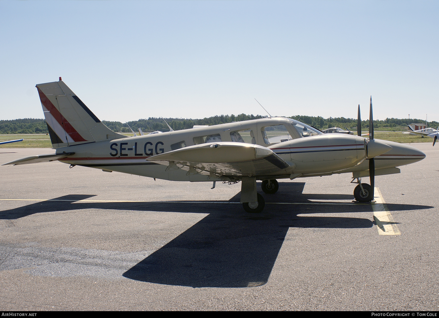 Aircraft Photo of SE-LGG | Piper PA-34-200T Seneca II | AirHistory.net #125271