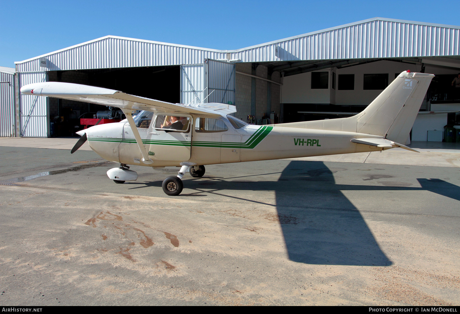 Aircraft Photo of VH-RPL | Cessna 172N Skyhawk | AirHistory.net #125372