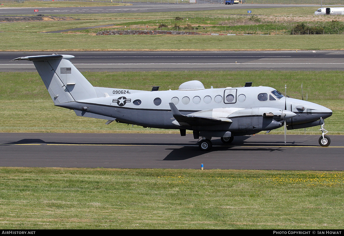 Aircraft Photo of 09-0624 / 090624 | Raytheon MC-12W Liberty (350ER) | USA - Air Force | AirHistory.net #125382