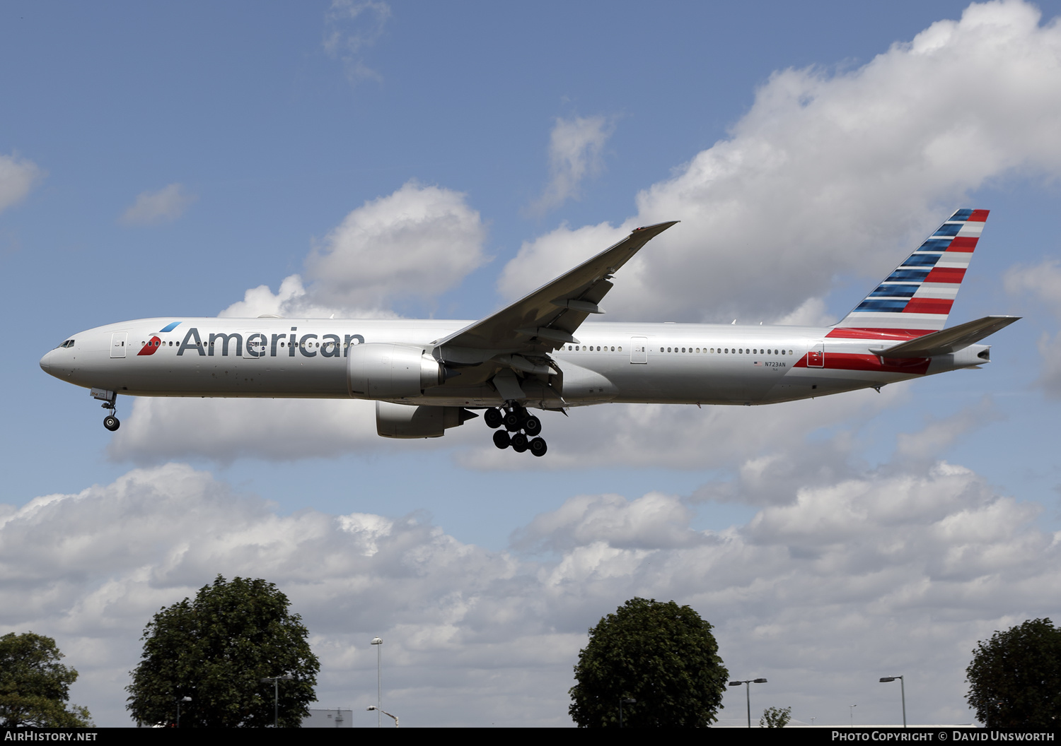 Aircraft Photo of N723AN | Boeing 777-323/ER | American Airlines | AirHistory.net #125490