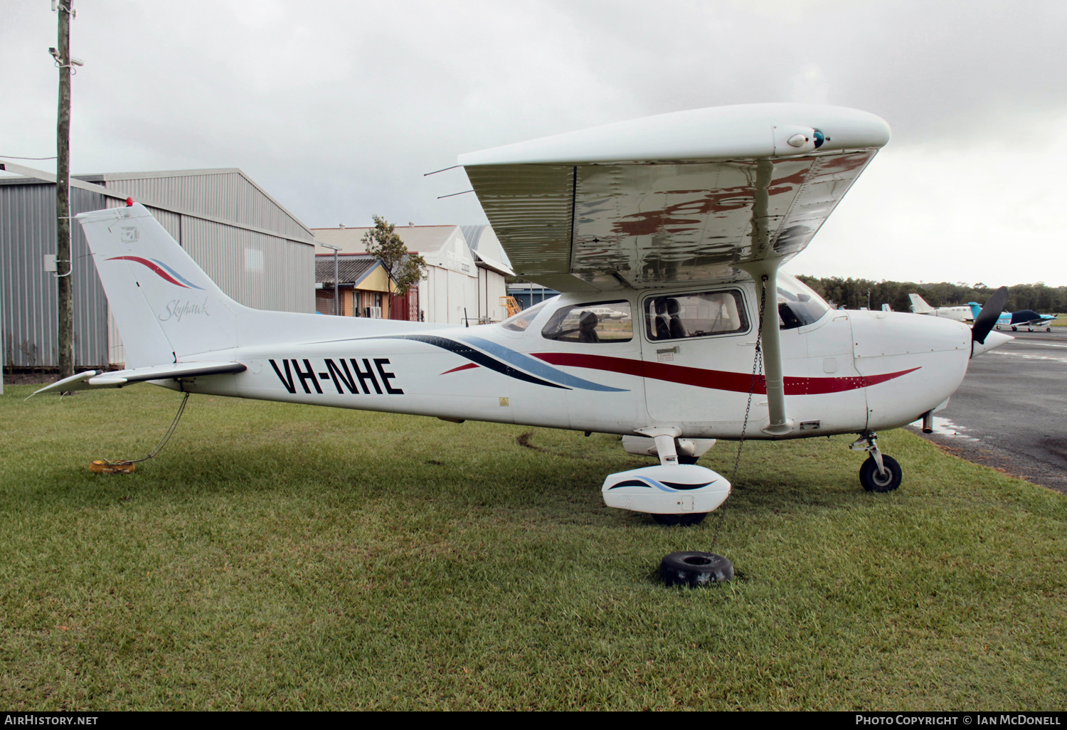 Aircraft Photo of VH-NHE | Cessna 172R Skyhawk | AirHistory.net #125552