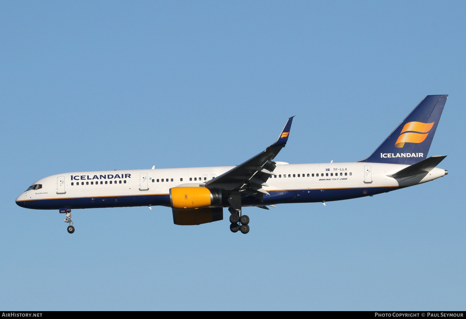 Aircraft Photo of TF-LLX | Boeing 757-256 | Icelandair | AirHistory.net #125638