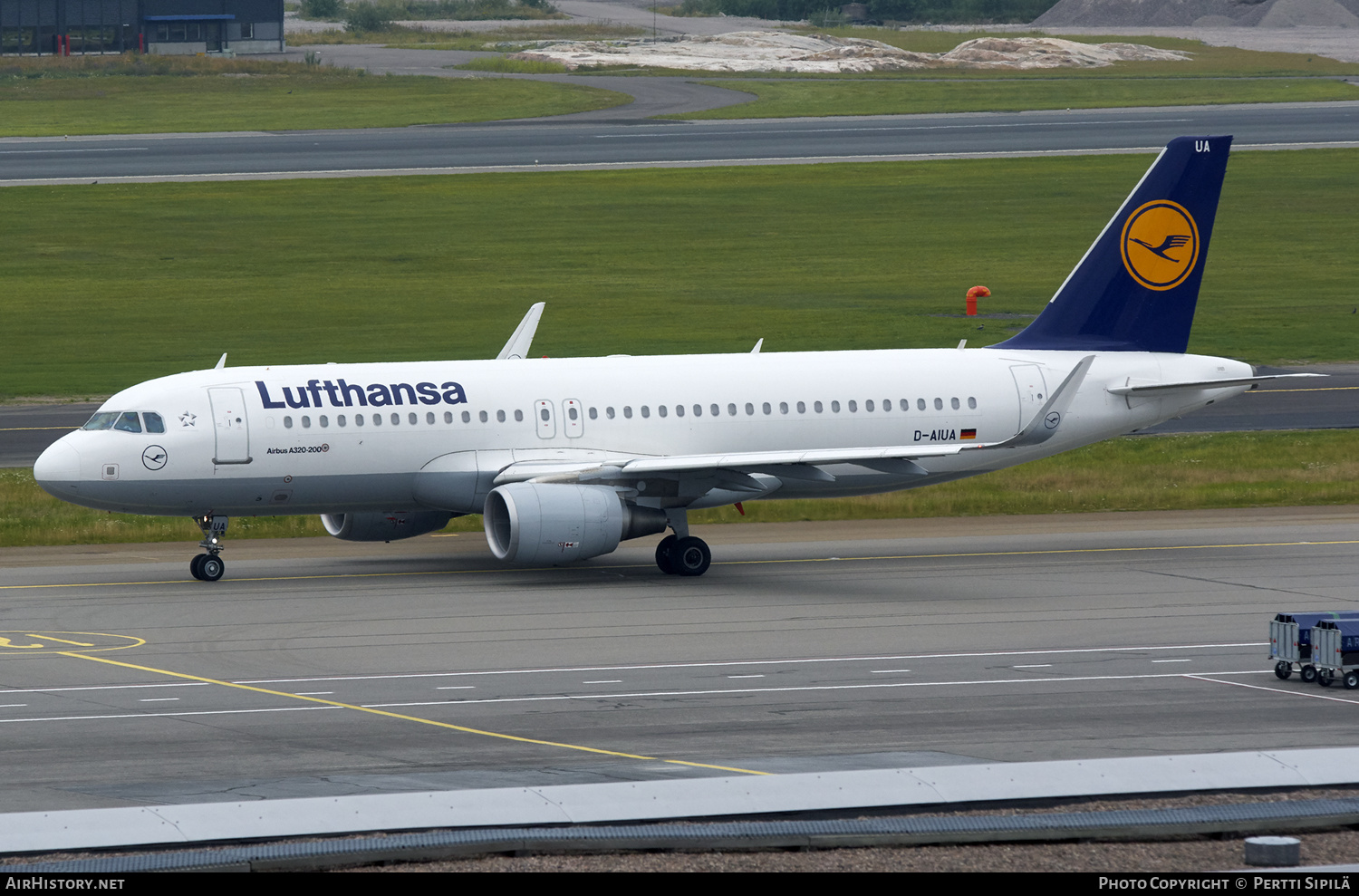 Aircraft Photo of D-AIUA | Airbus A320-214 | Lufthansa | AirHistory.net #125740