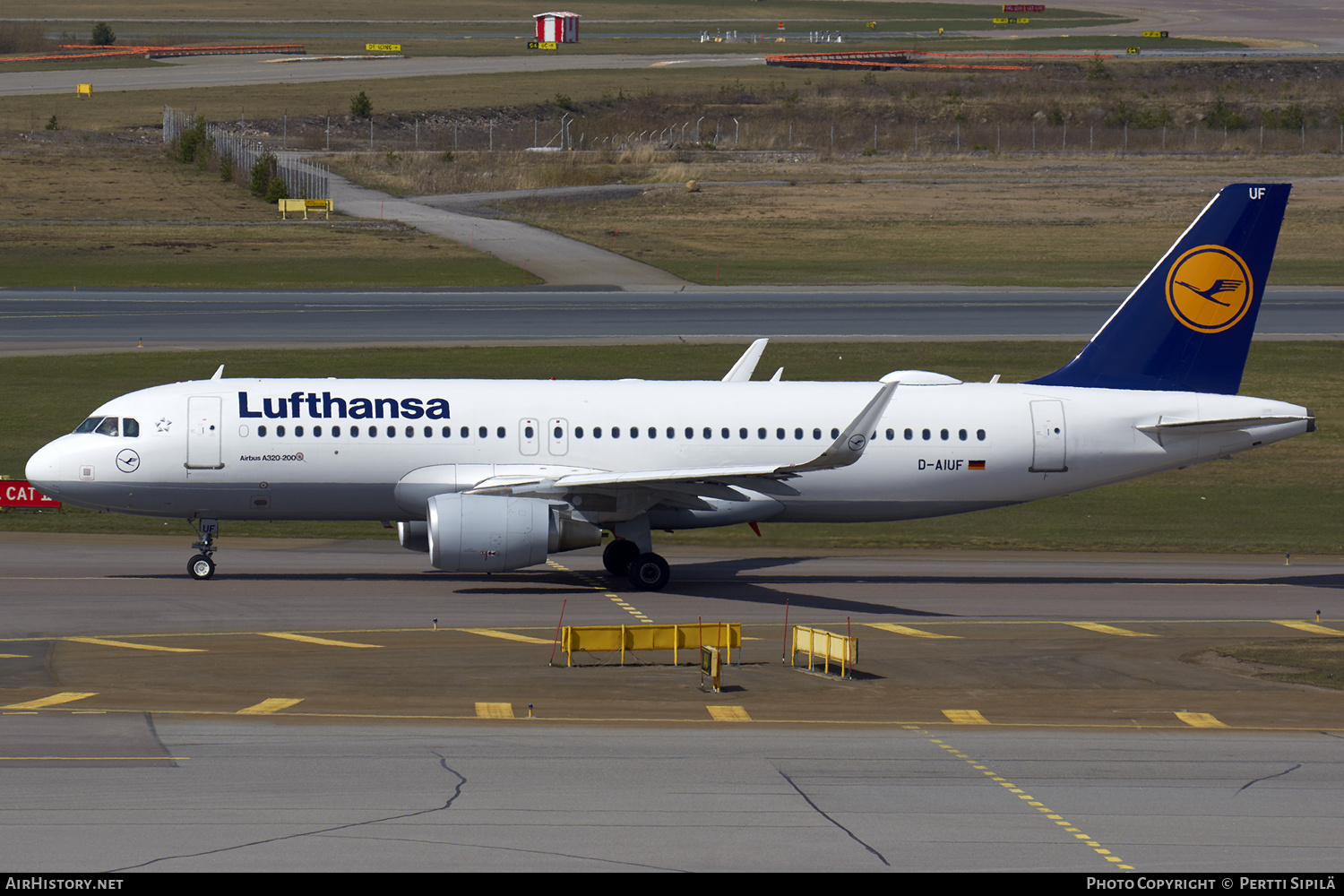 Aircraft Photo of D-AIUF | Airbus A320-214 | Lufthansa | AirHistory.net #125747