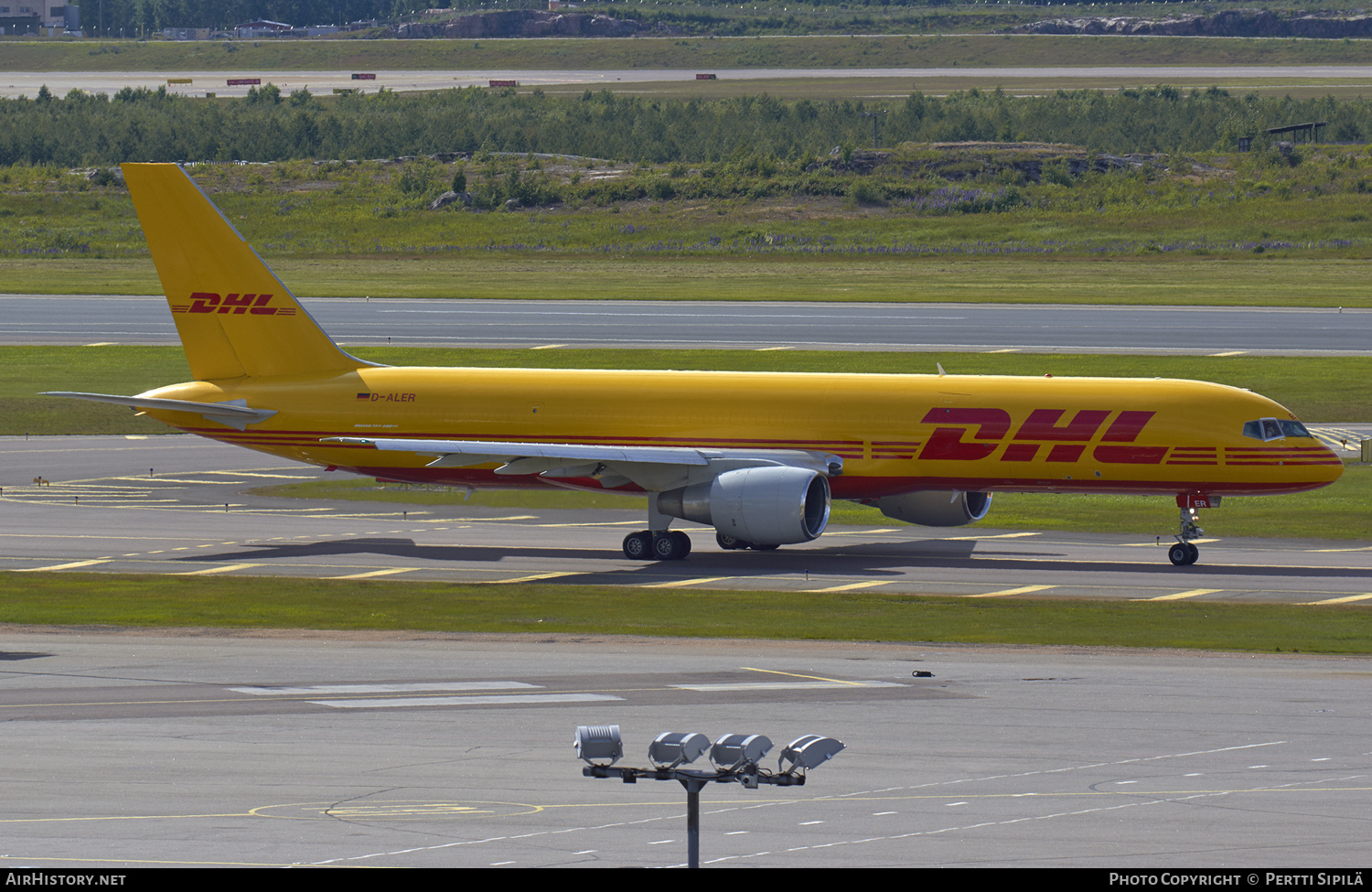 Aircraft Photo of D-ALER | Boeing 757-2Q8 | DHL International | AirHistory.net #125785