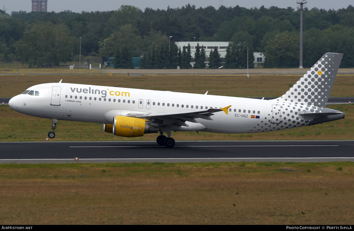 Aircraft Photo of EC-HGZ | Airbus A320-214 | Vueling Airlines | AirHistory.net #125917