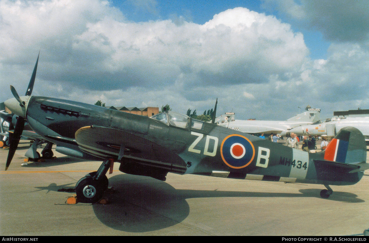 Aircraft Photo of G-ASJV / MH434 | Supermarine 361 Spitfire LF9B | UK - Air Force | AirHistory.net #125941