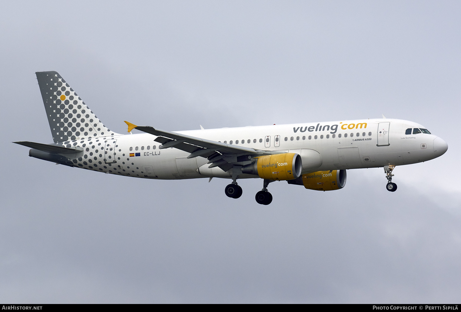 Aircraft Photo of EC-LLJ | Airbus A320-214 | Vueling Airlines | AirHistory.net #125963