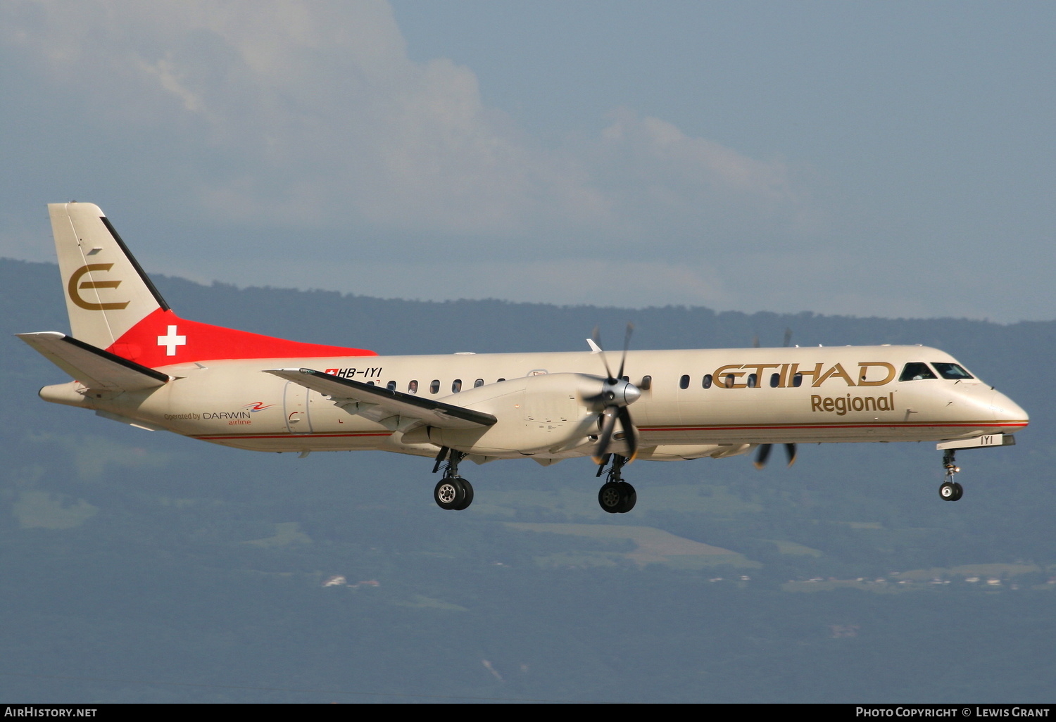Aircraft Photo of HB-IYI | Saab 2000 | Etihad Regional | AirHistory.net #126107
