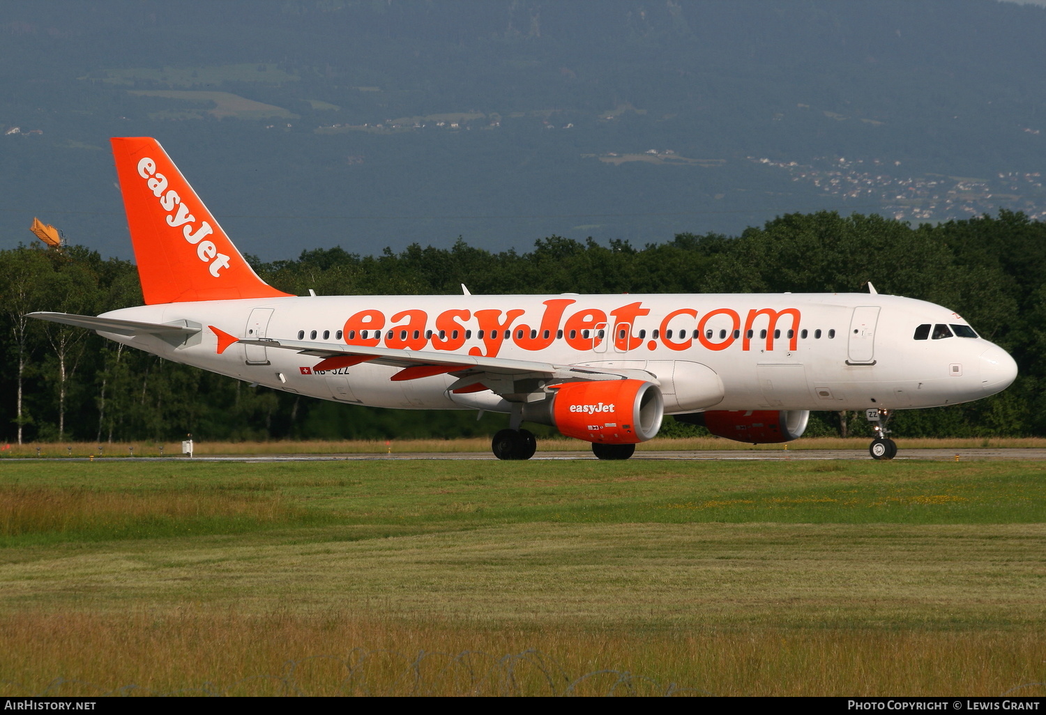 Aircraft Photo of HB-JZZ | Airbus A320-214 | EasyJet | AirHistory.net #126344