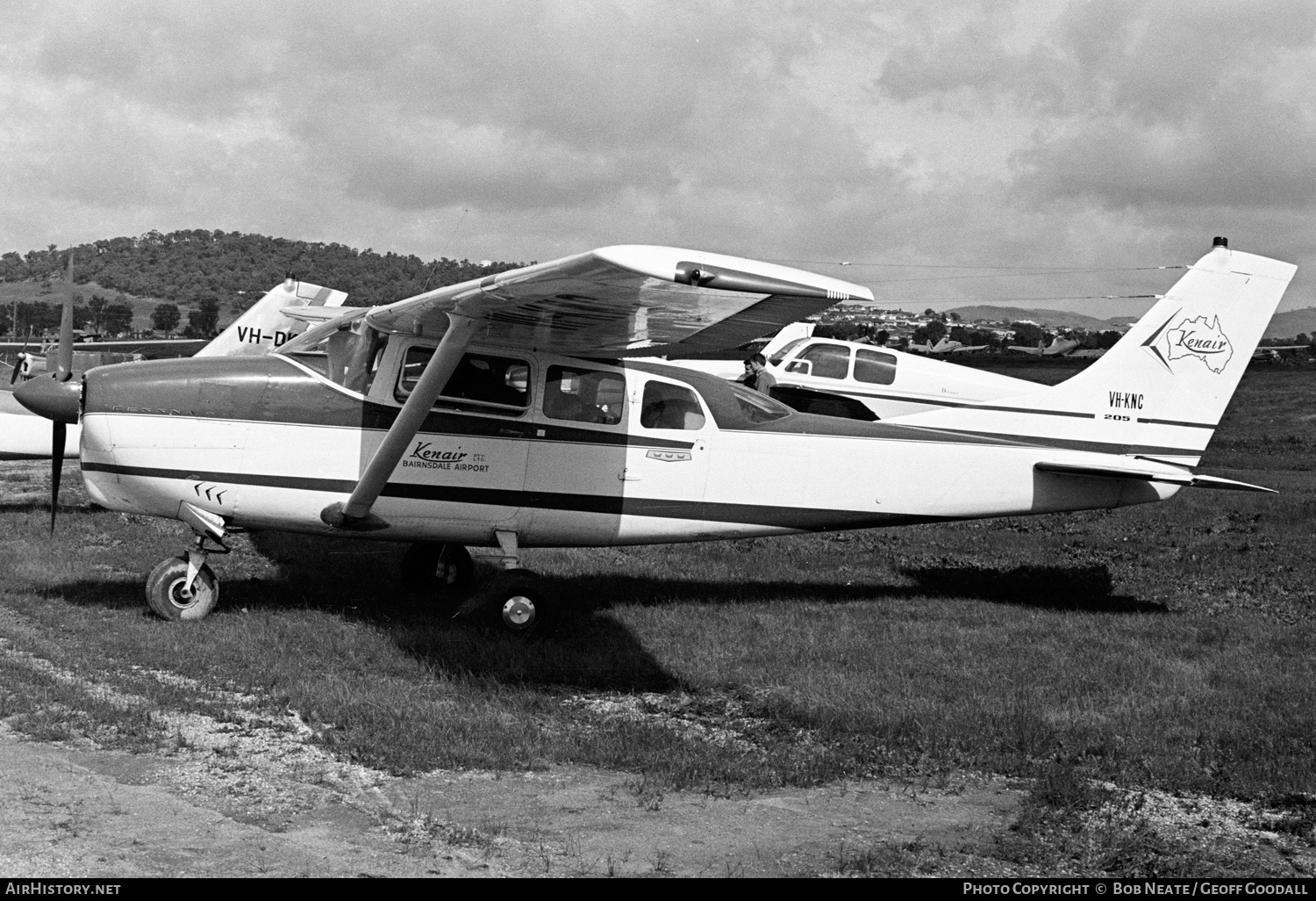 Aircraft Photo of VH-KNC | Cessna 210-5 | Kenair | AirHistory.net #126607