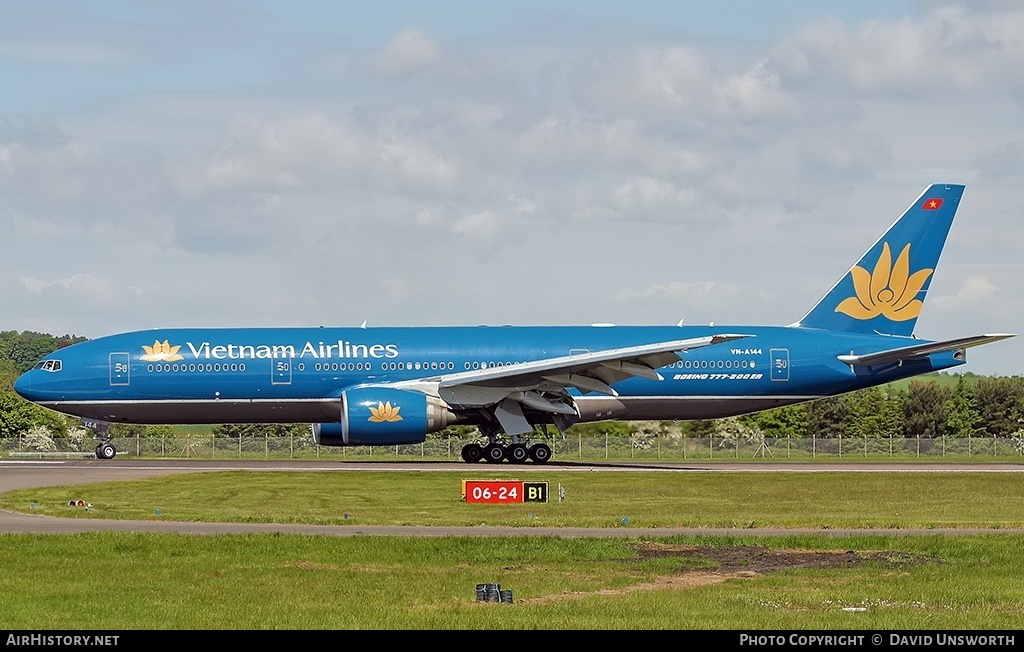 Aircraft Photo of VN-A144 | Boeing 777-26K/ER | Vietnam Airlines | AirHistory.net #126625