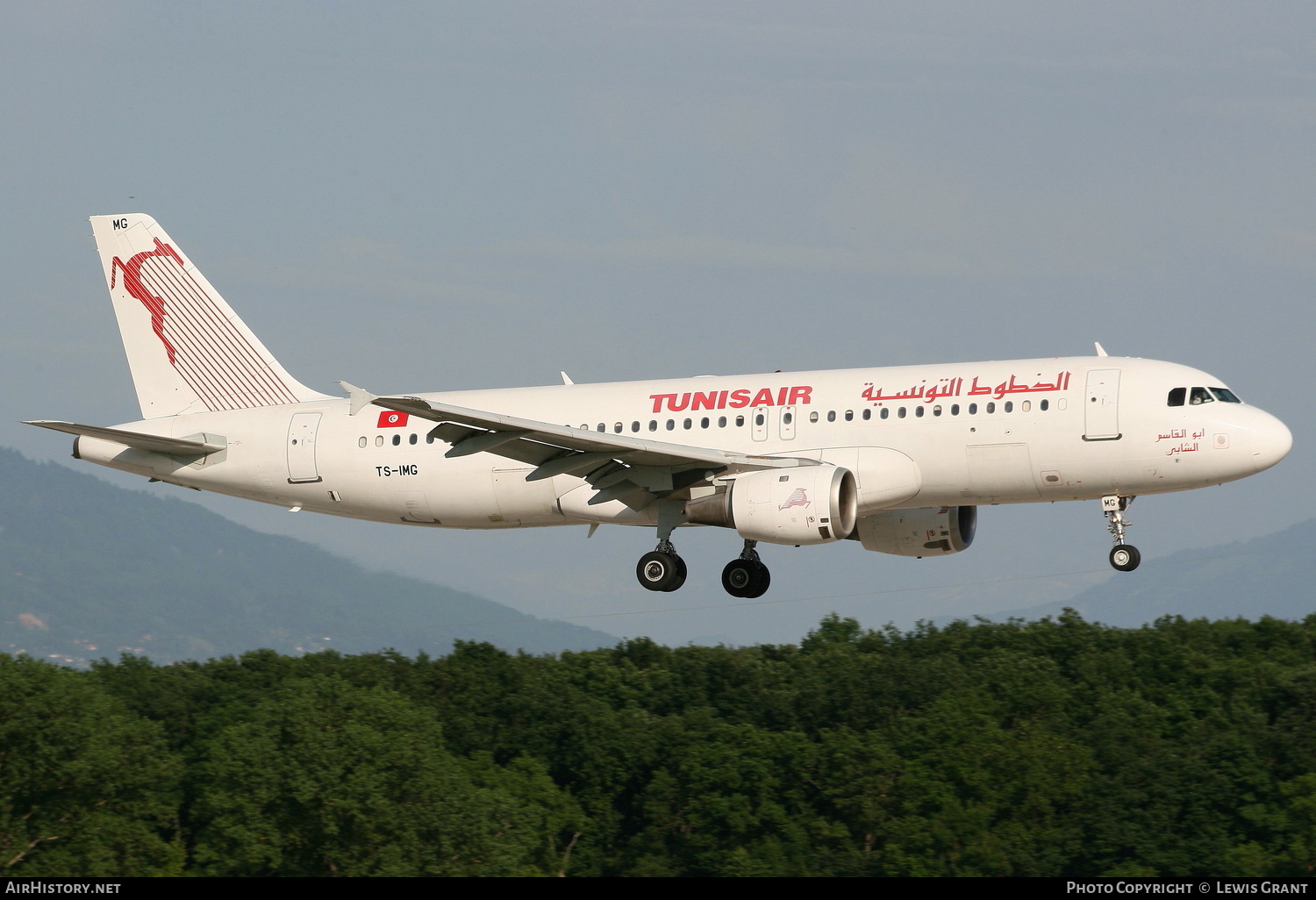 Aircraft Photo of TS-IMG | Airbus A320-211 | Tunisair | AirHistory.net #126855