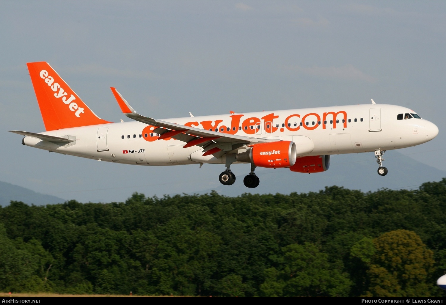 Aircraft Photo of HB-JXE | Airbus A320-214 | EasyJet | AirHistory.net #126864