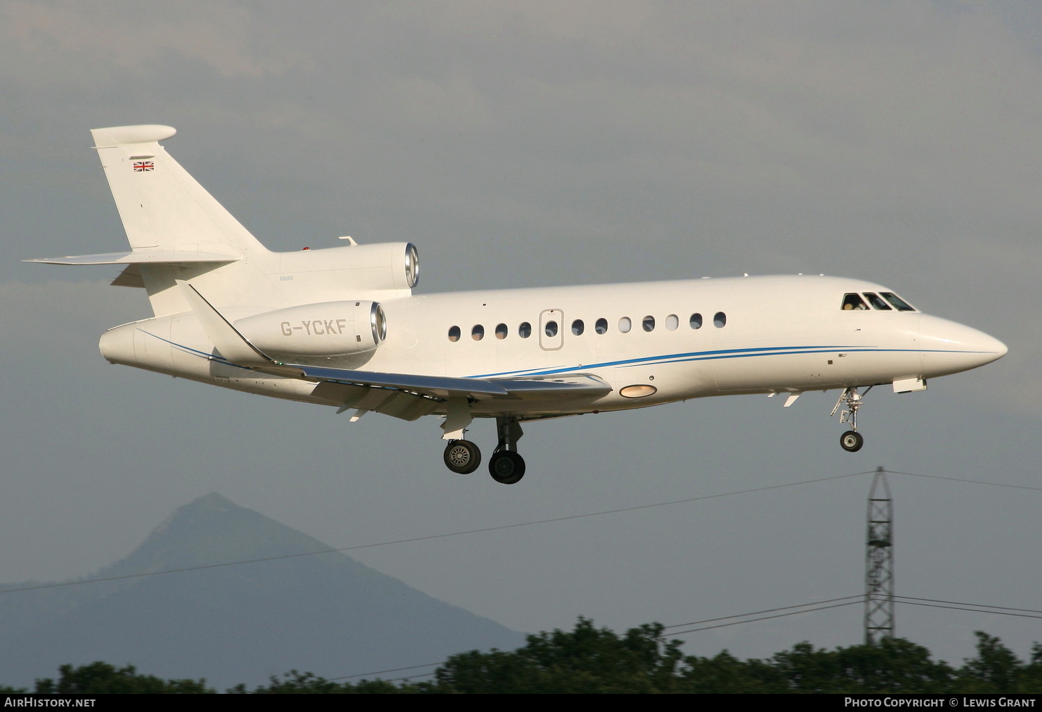 Aircraft Photo of G-YCKF | Dassault Falcon 900EX | AirHistory.net #127001