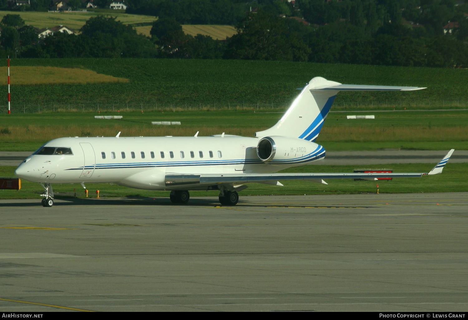 Aircraft Photo of M-ARGO | Bombardier Global 6000 (BD-700-1A10) | AirHistory.net #127100