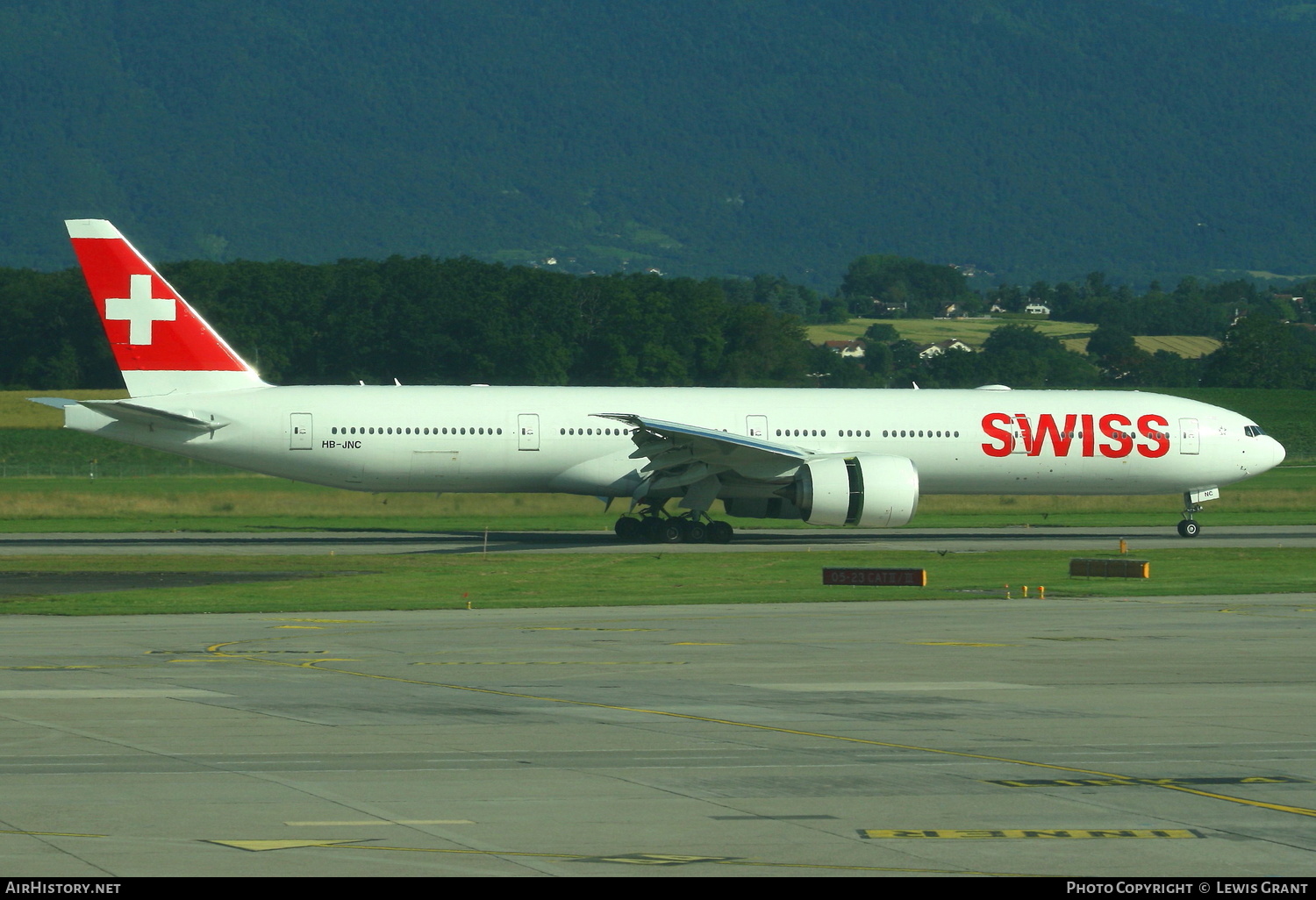 Aircraft Photo of HB-JNC | Boeing 777-3DE/ER | Swiss International Air Lines | AirHistory.net #127103