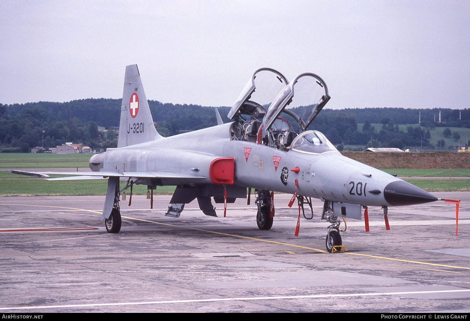 Aircraft Photo of J-3201 | Northrop F-5F Tiger II | Switzerland - Air Force | AirHistory.net #127112