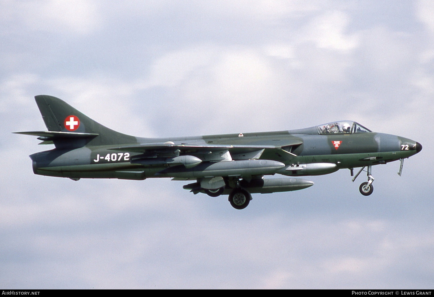 Aircraft Photo of J-4072 | Hawker Hunter F58 | Switzerland - Air Force | AirHistory.net #127114