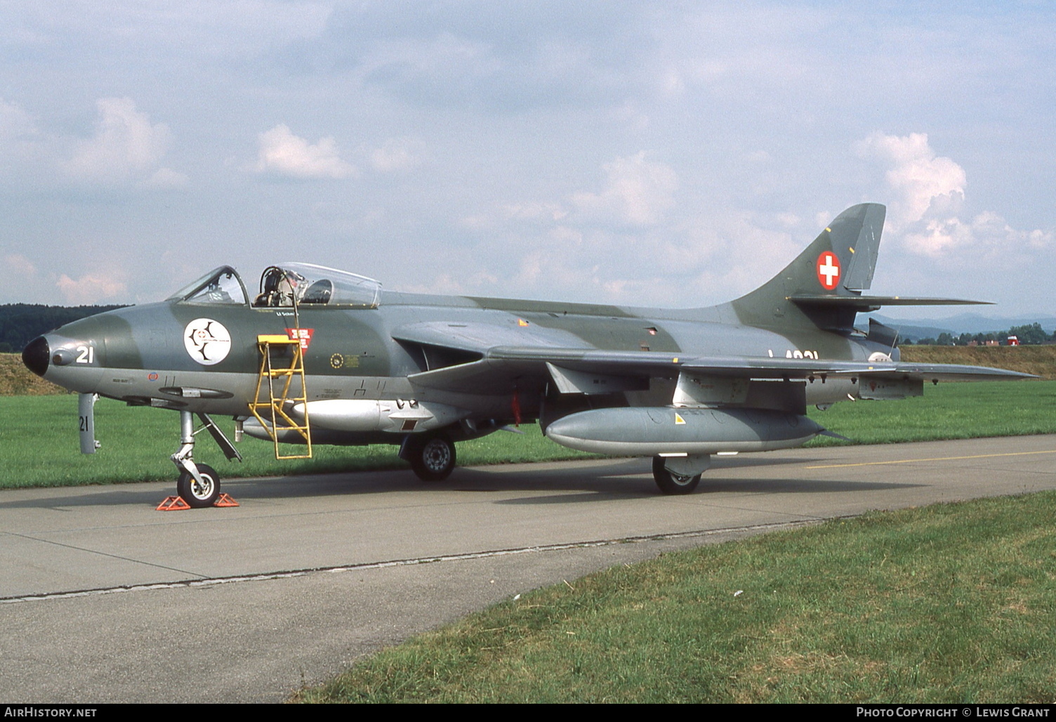 Aircraft Photo of J-4021 | Hawker Hunter F58 | Switzerland - Air Force | AirHistory.net #127121
