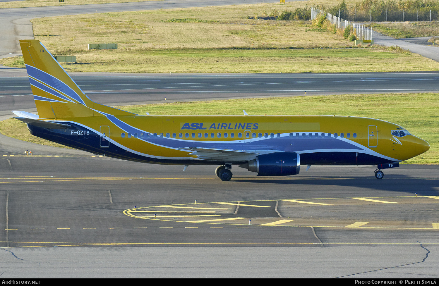 Aircraft Photo of F-GZTB | Boeing 737-33V(QC) | ASL Airlines | AirHistory.net #127165