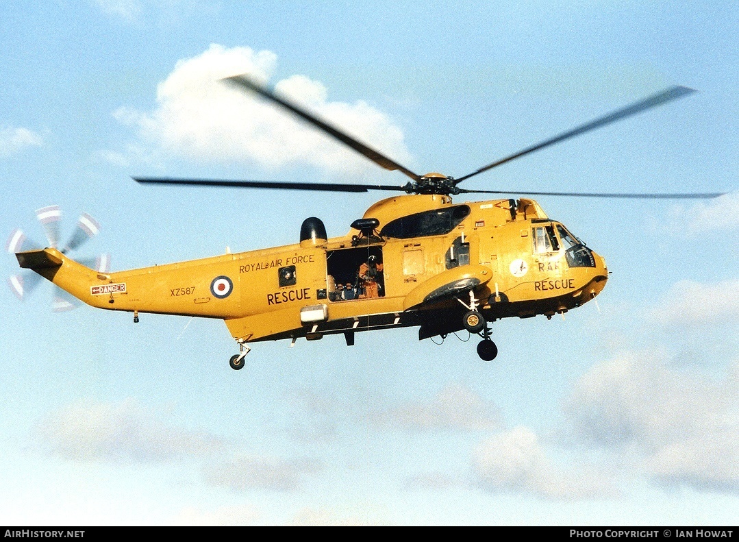 Aircraft Photo of XZ587 | Westland WS-61 Sea King HAR3 | UK - Air Force | AirHistory.net #127273