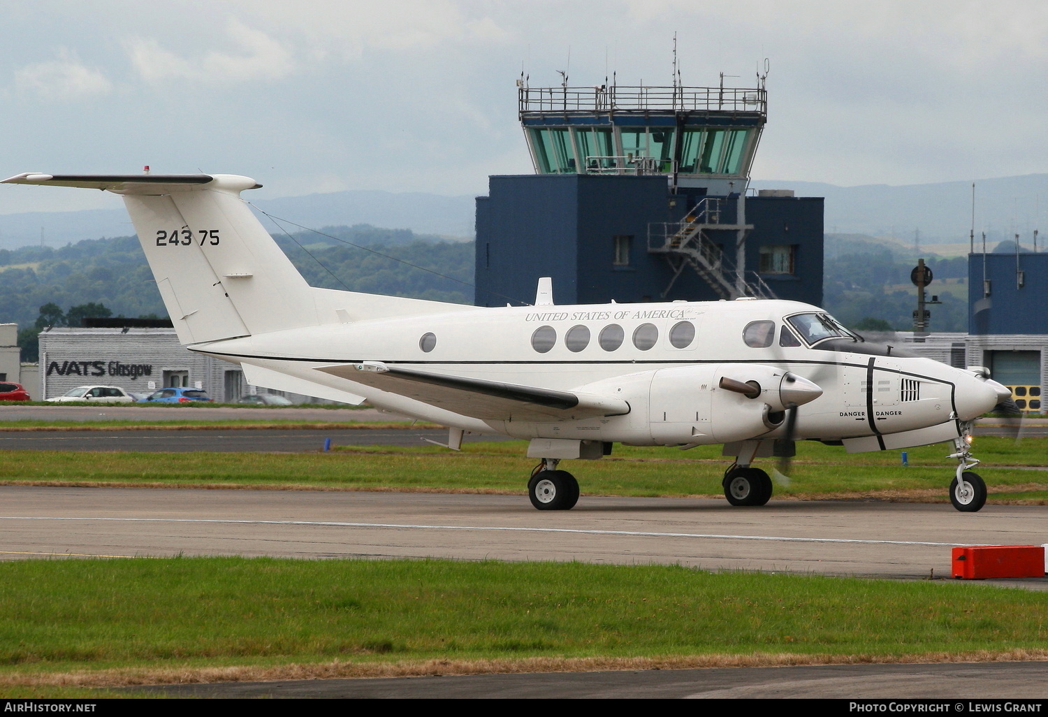 Aircraft Photo of 84-24375 / 24375 | Beech C-12U Huron (B200C) | USA - Army | AirHistory.net #127296