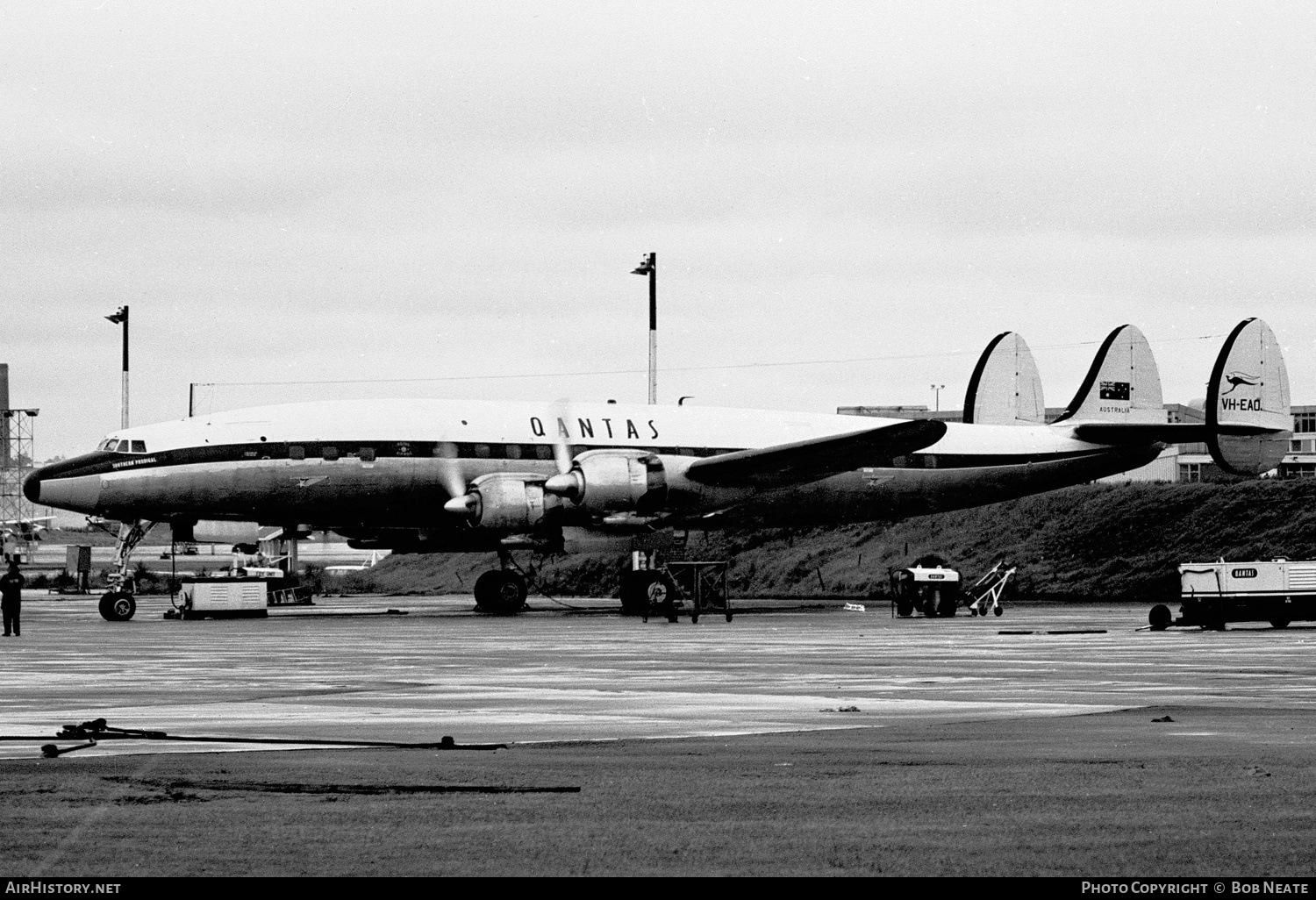 Aircraft Photo of VH-EAO | Lockheed L-1049G Super Constellation | Qantas | AirHistory.net #127407