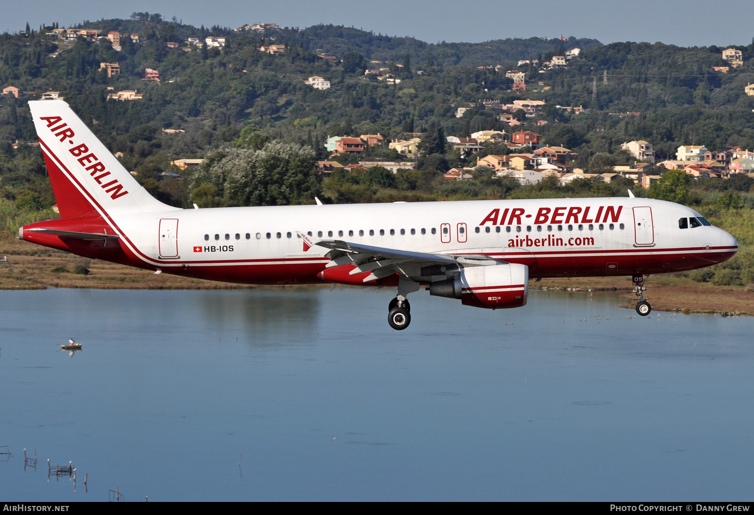 Aircraft Photo of HB-IOS | Airbus A320-214 | Air Berlin | AirHistory.net #127470