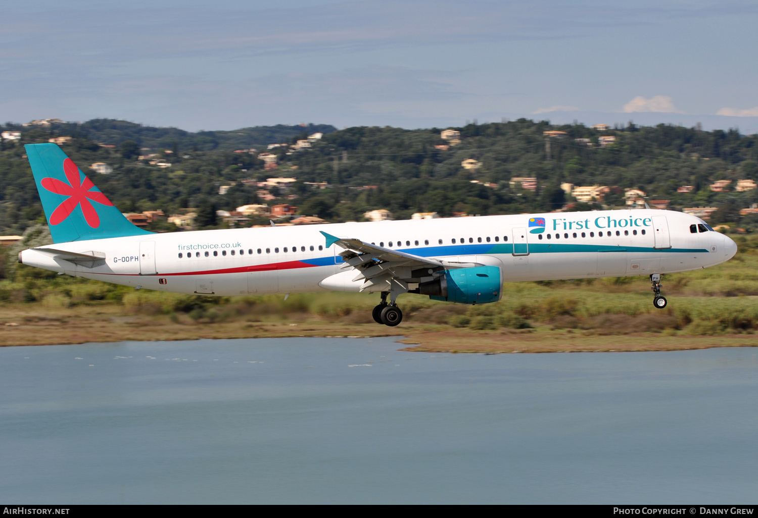 Aircraft Photo of G-OOPH | Airbus A321-211 | First Choice Airways | AirHistory.net #127473