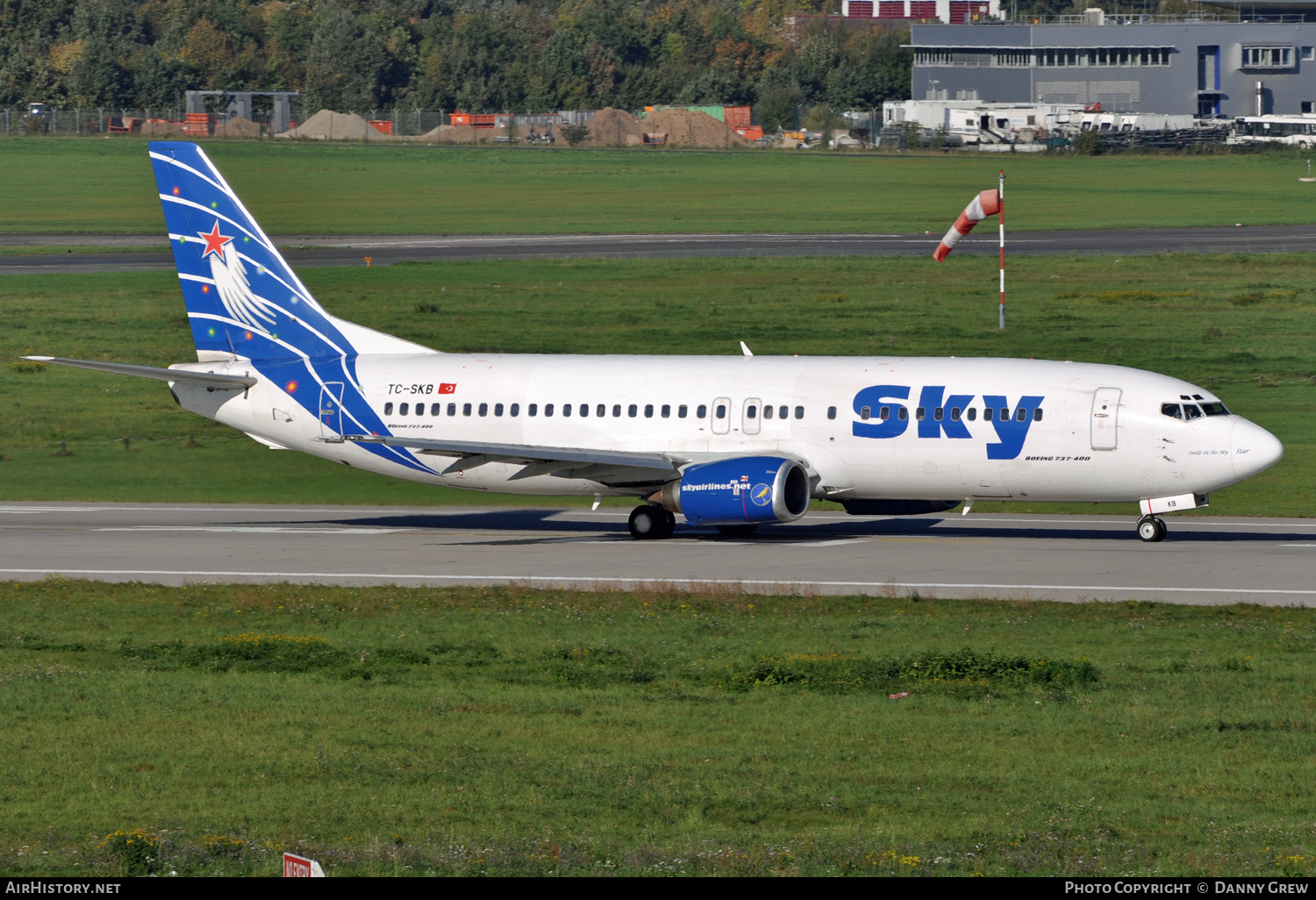 Aircraft Photo of TC-SKB | Boeing 737-430 | Sky Airlines | AirHistory.net #127583
