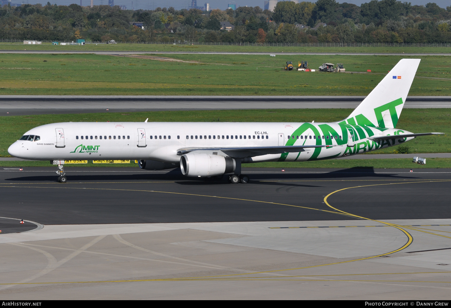 Aircraft Photo of EC-LHL | Boeing 757-28A | Mint Airways | AirHistory.net #127596