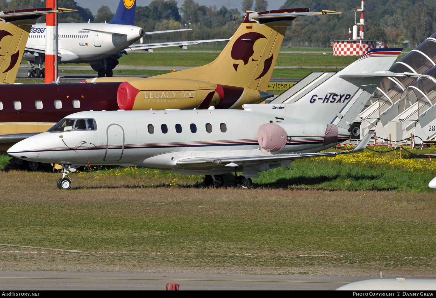 Aircraft Photo of G-HSXP | Raytheon Hawker 850XP | AirHistory.net #127606