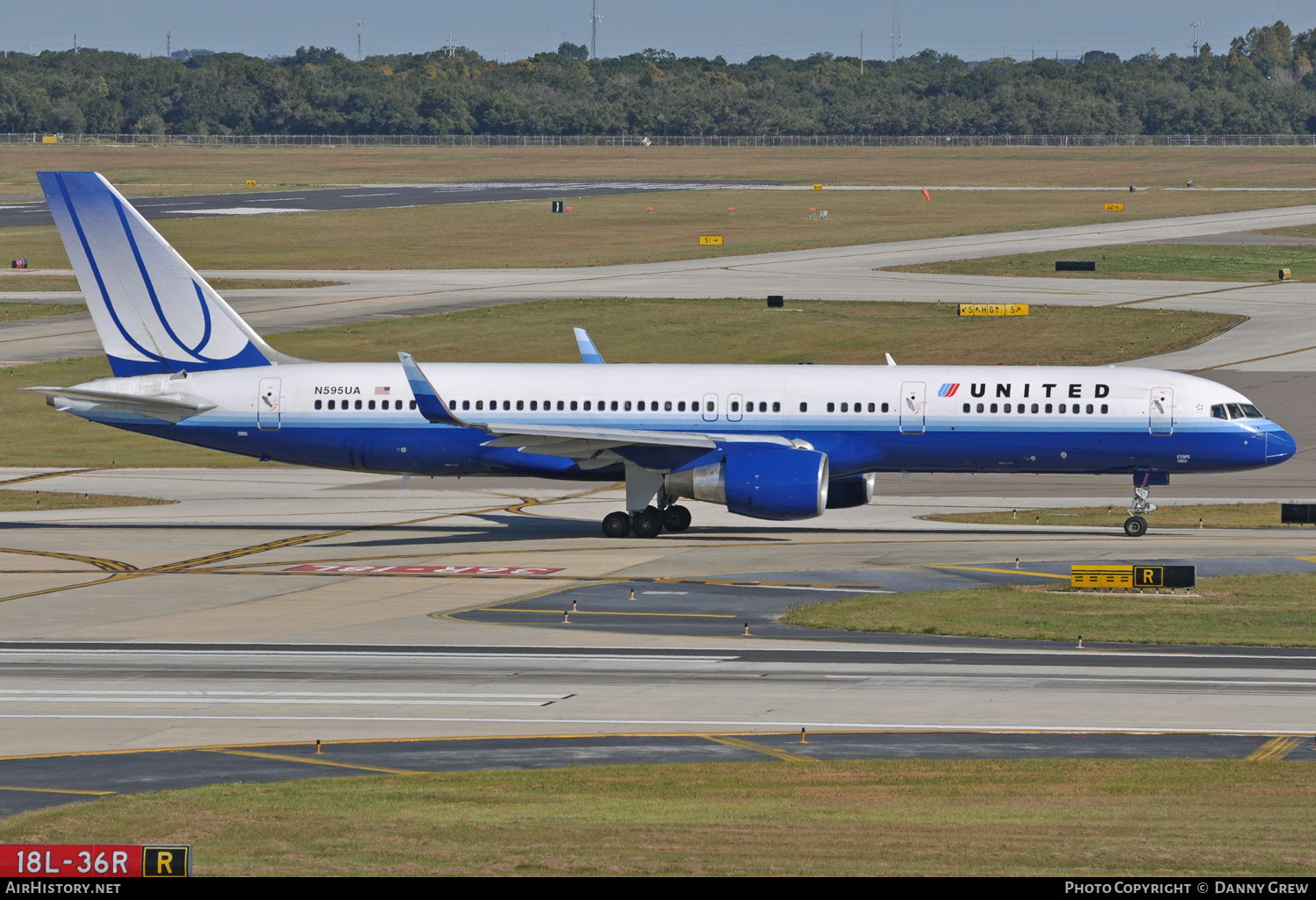 Aircraft Photo of N595UA | Boeing 757-222 | United Airlines | AirHistory.net #127648