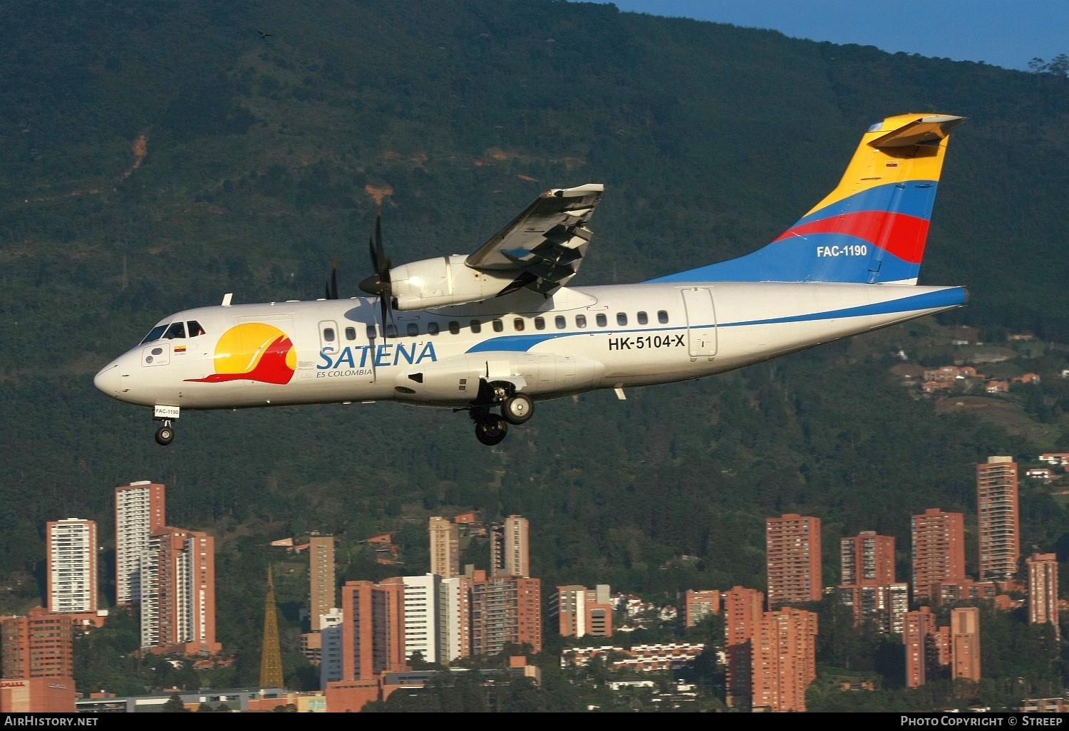 Aircraft Photo of FAC-1190 / HK-5104-X | ATR ATR-42-500 | Colombia - Satena | AirHistory.net #127679