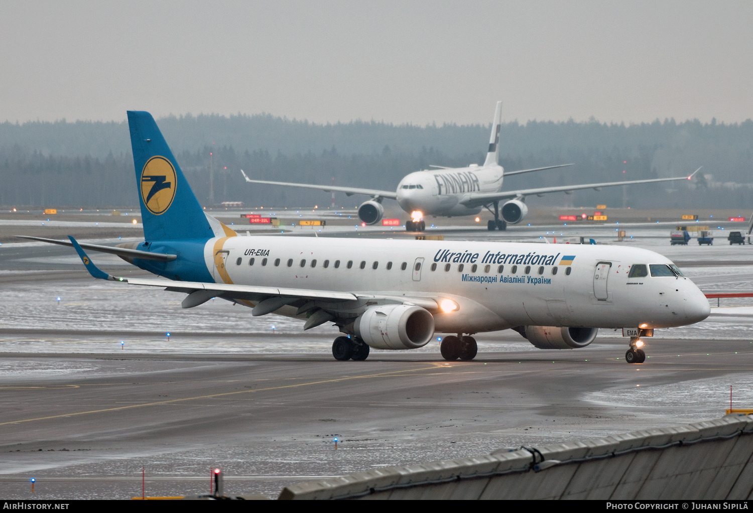 Aircraft Photo of UR-EMA | Embraer 190STD (ERJ-190-100STD) | Ukraine International Airlines | AirHistory.net #127710